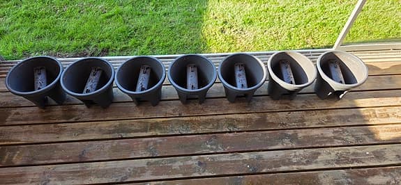 Svarta blomkrukor för räcke/balkong