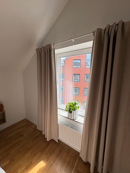 Jotex beige mörkläggningsgardiner
