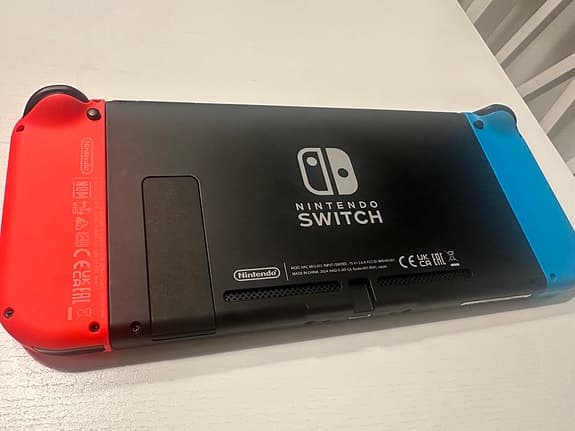 Nintendo Switch spelkonsol V2 HAC-001(-01) + Mars gaming handkontroll.