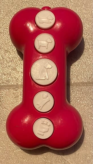 Interaktiv leksakshund med fjärrkontroll