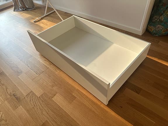 2 st IKEA vit förvaringslådor på hjul ’Malm’
