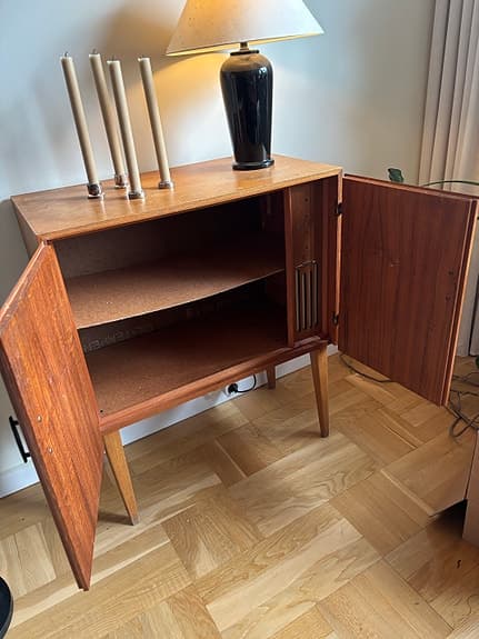 Skåp i teak
