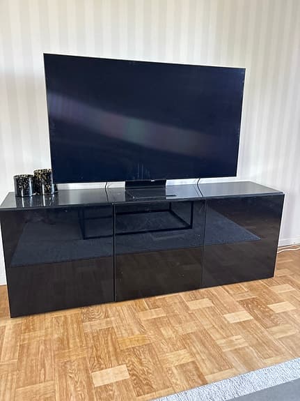 Mediamöbel säljes Ikeas Lack