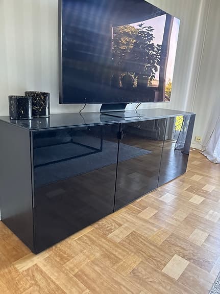 Mediamöbel säljes Ikeas Lack