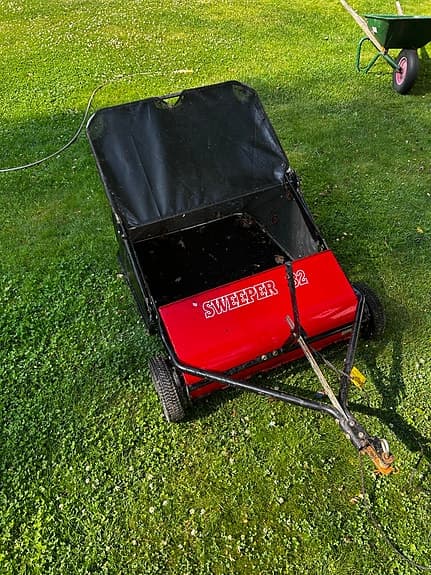 Sweeper XL gräsklipp-/lövuppsamlare för åkgräsklippare
