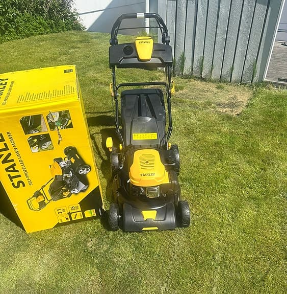 Stanley gräsklippare svart/gul