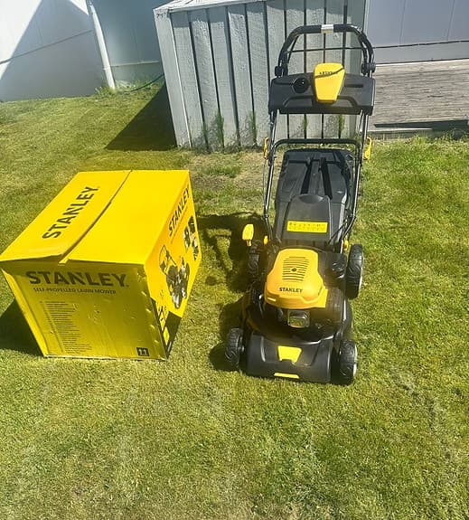 Stanley gräsklippare svart/gul