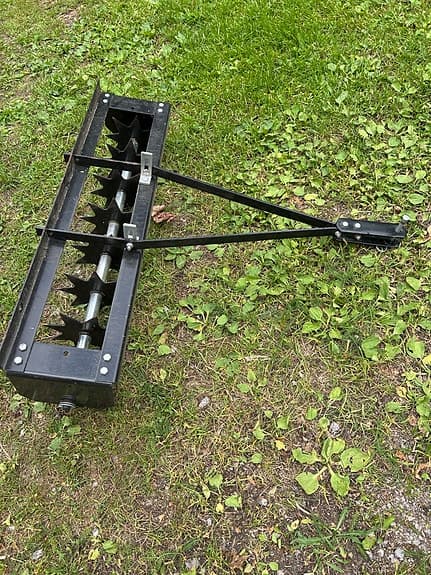 Svart vertikalskärare/luckrare för åkgräsklippare 80 cm