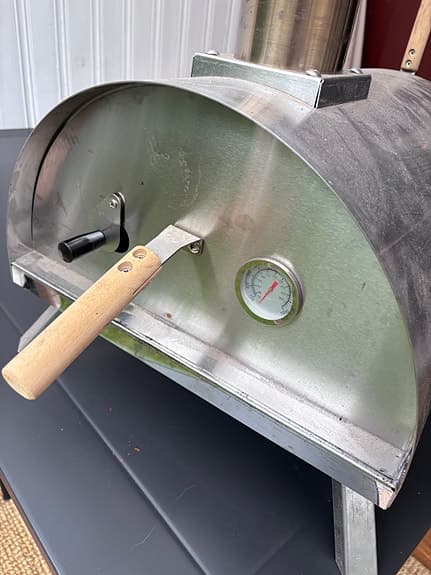 Vedeldad pizzaugn