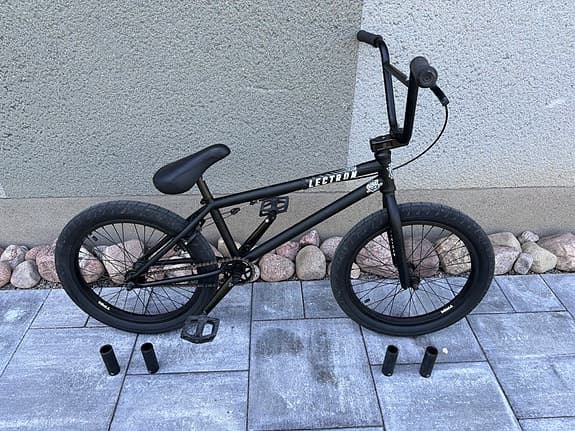 Flybikes BMX 20” med 4 pegs