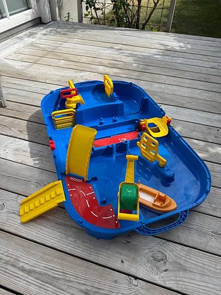 Aquaplay vattenbana lekset med båt och tillbehör