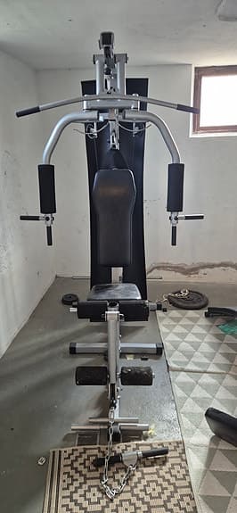 Multigym träningsmaskin svart