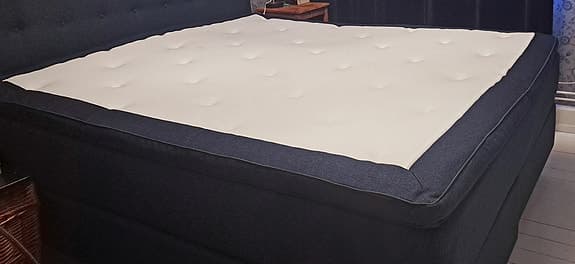 Mio kontinentalsäng Roma med hög gavel