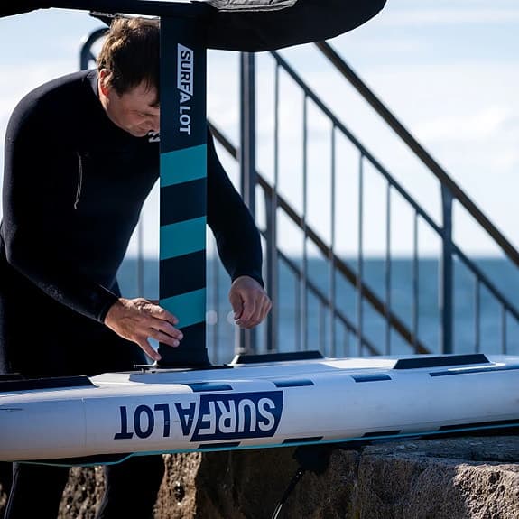Komplett Wingsurfpaket: Surf a lot (Bräda, Foil + 2 Vingar: 5.1m & 6.1m)