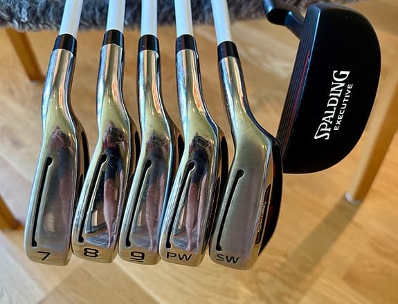 Spalding Executive järnset 7–SW + putter