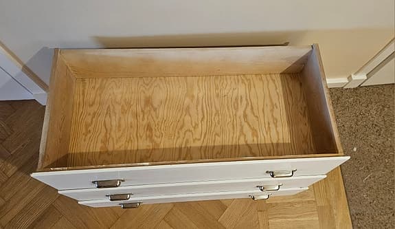 Tre retrolådor vitmålade i trä 84x20x40 cm