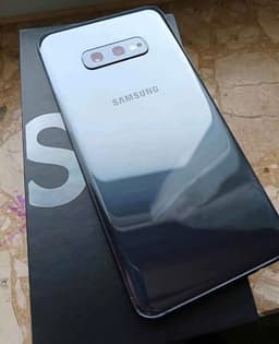 Samsung Galaxy S10e mobil 128 GB svart