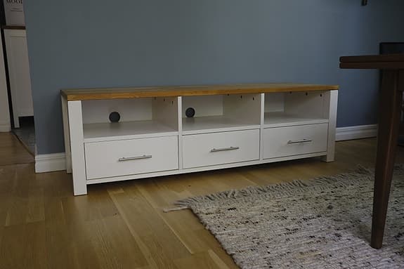 Mio dalarö tv-bänk / mediamöbel