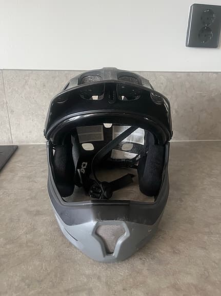 TSG cykelhjälm fullface svart/grå