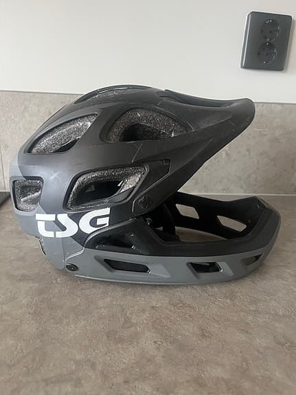TSG cykelhjälm fullface svart/grå