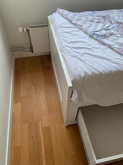 IKEA vit säng med förvaring80*206