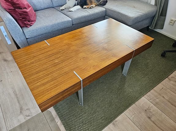 Soffbord med lådor