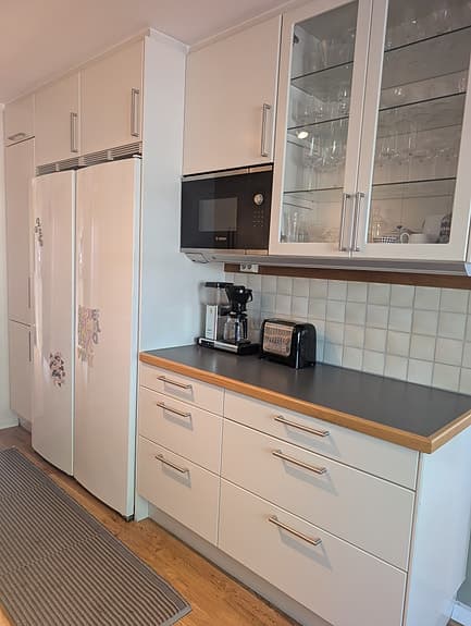 Komplett stort kök inklusive bänkskiva och vitvaror