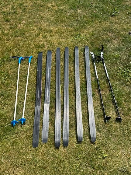 Fischer RCS Sprint Crown längdskidor 140 cm + Barnskidor 130 cm med stavar
