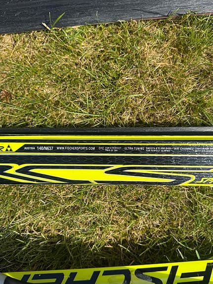 Fischer RCS Sprint Crown längdskidor 140 cm + Barnskidor 130 cm med stavar