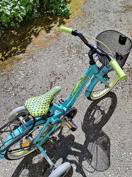Crescent barncykel 16" turkos med stödhjul och korg