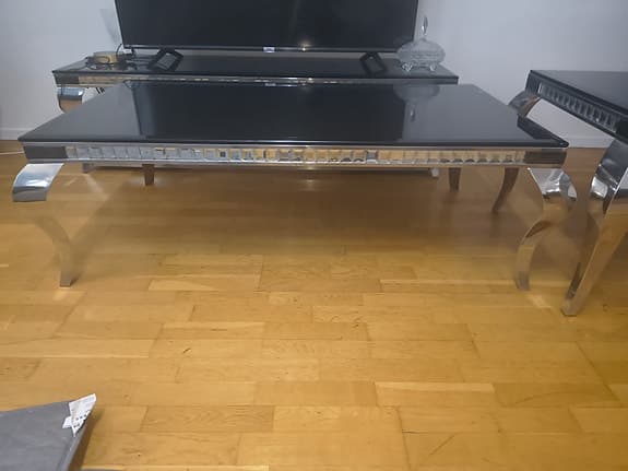 Elegant möbelset i svart glas och krom (Soffbord, TV-bänk, Sidobord)