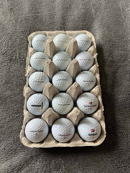 15 pack titlest och Wilson golf bollar i A och B klass