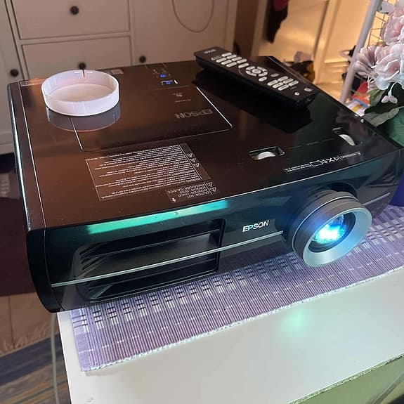 Projektor Epson EH-TW5000 – Full HD projektor