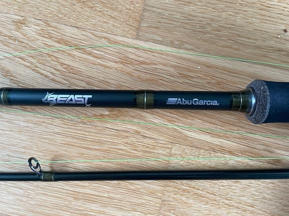 Abu Garcia Beast haspelspö med rulle