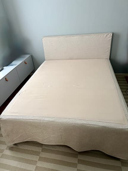 NYSKICK! IKEA pocketresår 160x200 inkl. ben, sänggavel och sängkappa