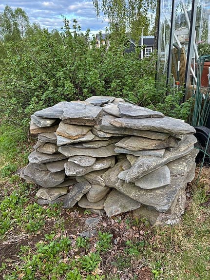 Natursten till trädgård