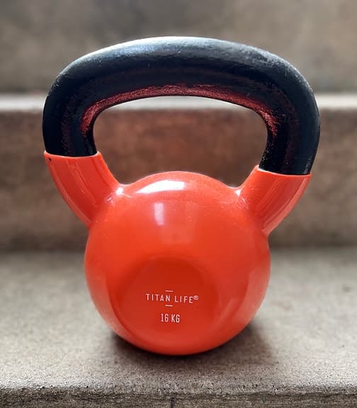 Titan Life kettlebell 16 kg orange