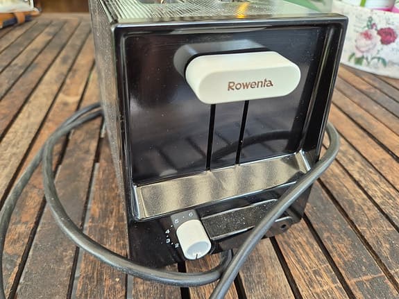 Rowenta brödrost 2 skivor svart metall