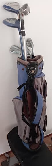 Golfset Junior med bag, bollhåv och 12 bollar – Komplett startpaket