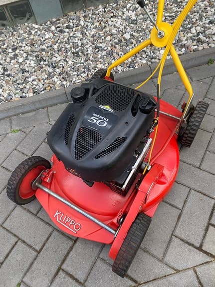 Klippo o granngården gräsklippare med drivning