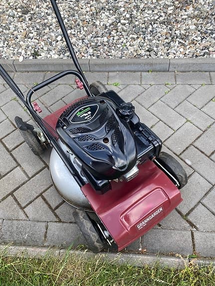 Klippo o granngården gräsklippare med drivning