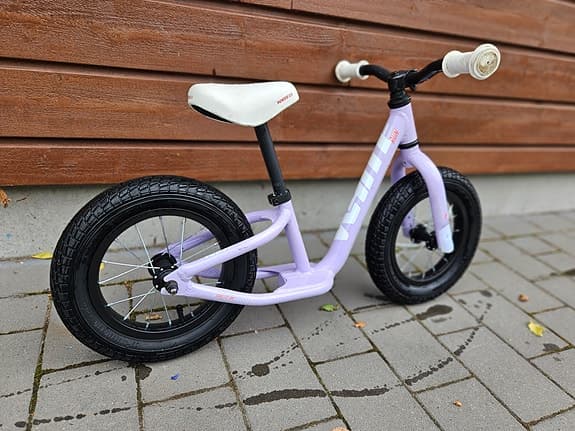 White balanscykel 12"