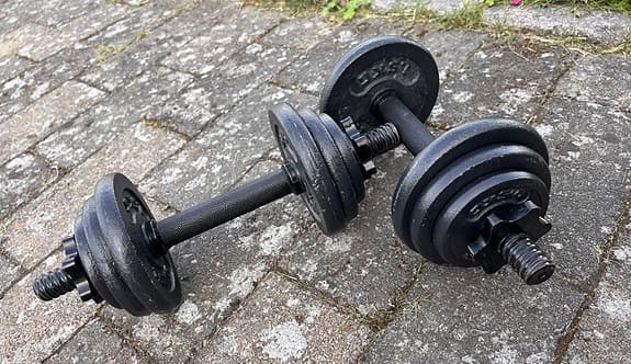 Svarta hantlar med justerbara vikter 6 kg x 2
