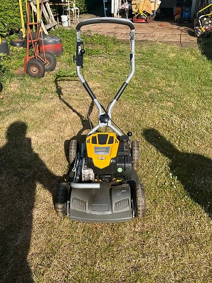 Stiga bensindriven gräsklippare gul/svart