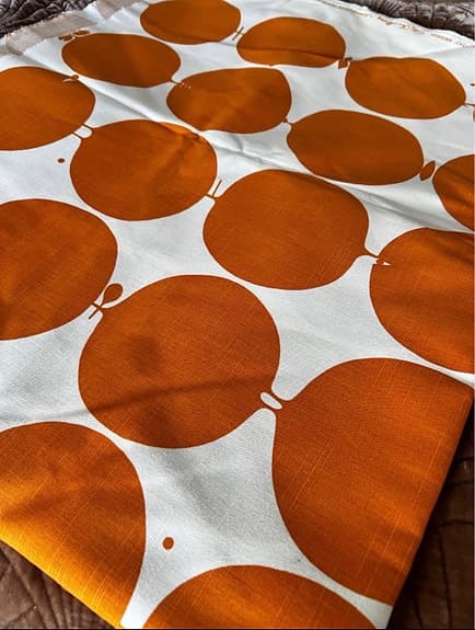 Tallyho tyg Stig Lindberg orange/vitt mönster