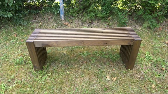 Trädgårdsbänk / Sittbänk