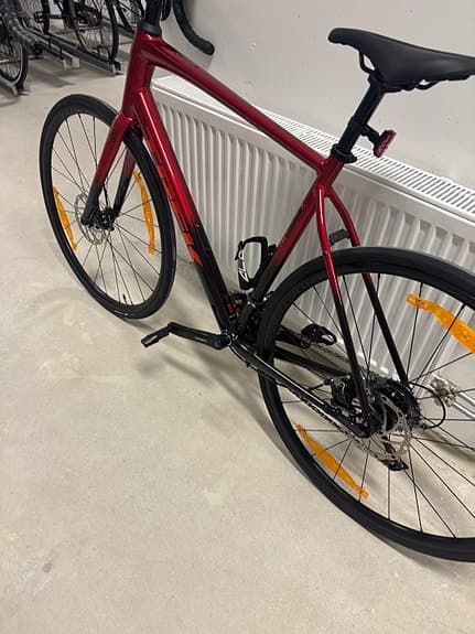Trek Domane landsvägscykel 58 cm 28" unisex röd/svart