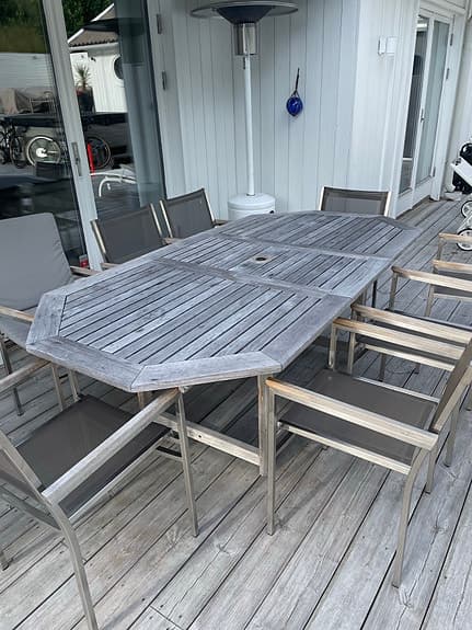 Trädgårdsbord i massiv teak