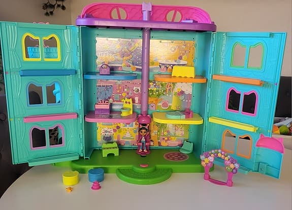 Gabbys dockskåp hus med figurer