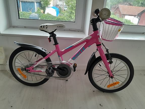 White barncykel 16" rosa med korg